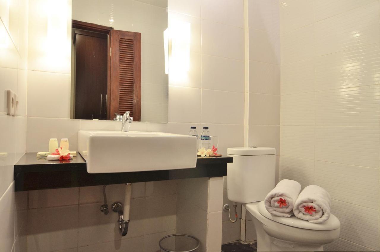 The Inn Sunsethouse Senggigi Exterior foto